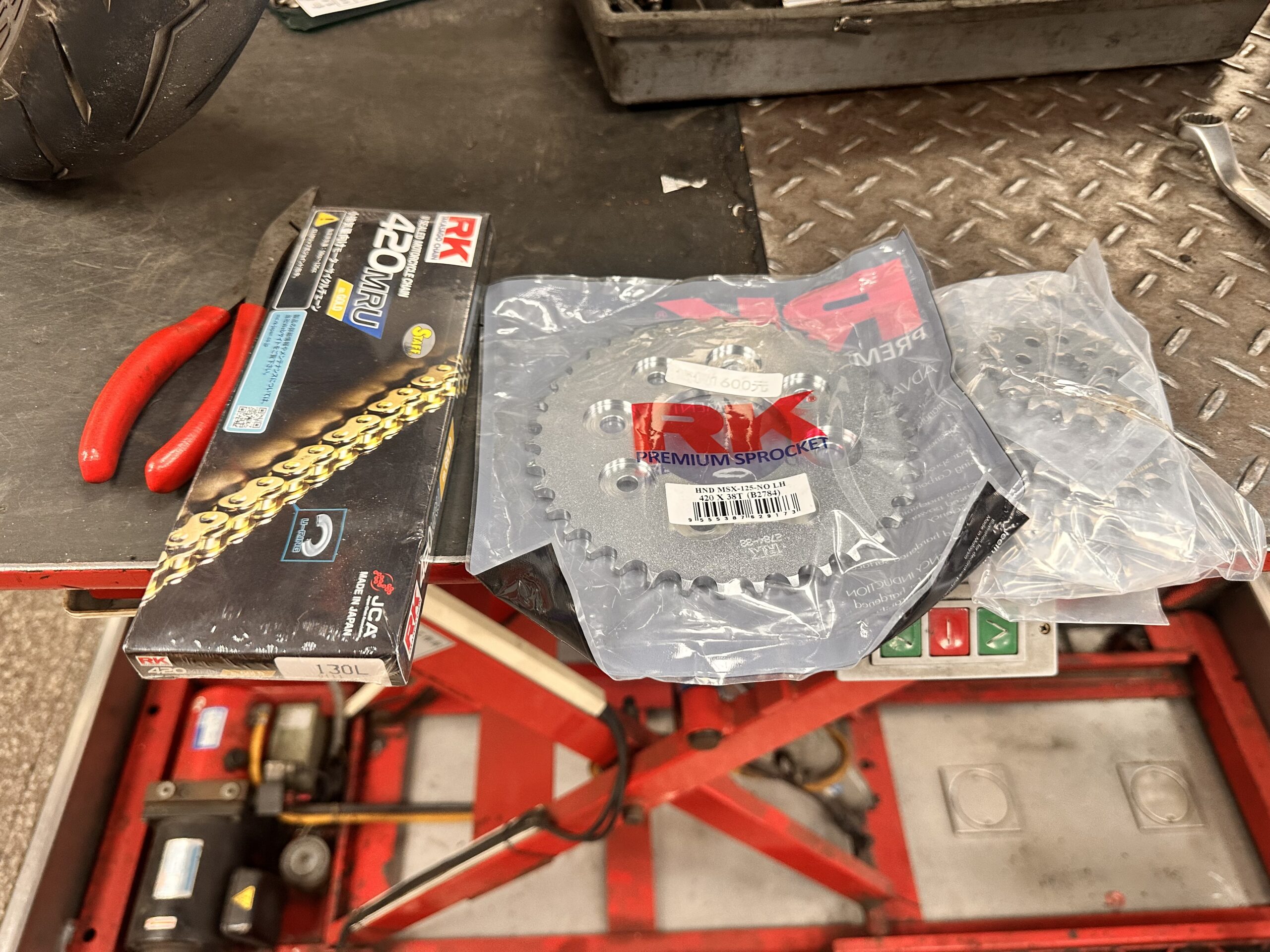 CT125 改裝日誌:428 降 420 偷輕